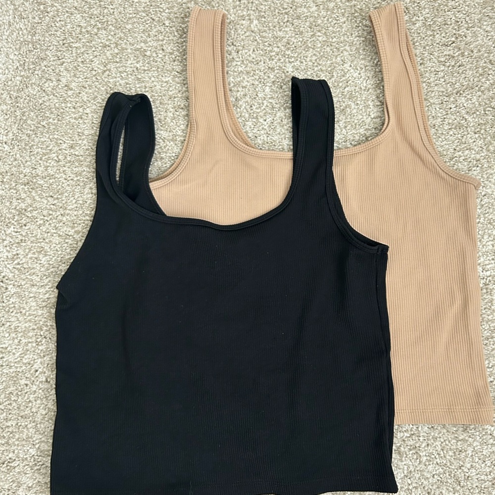 Abercrombie & Fitch size L, softAF collection Lot of (2) Cropped rib tanks